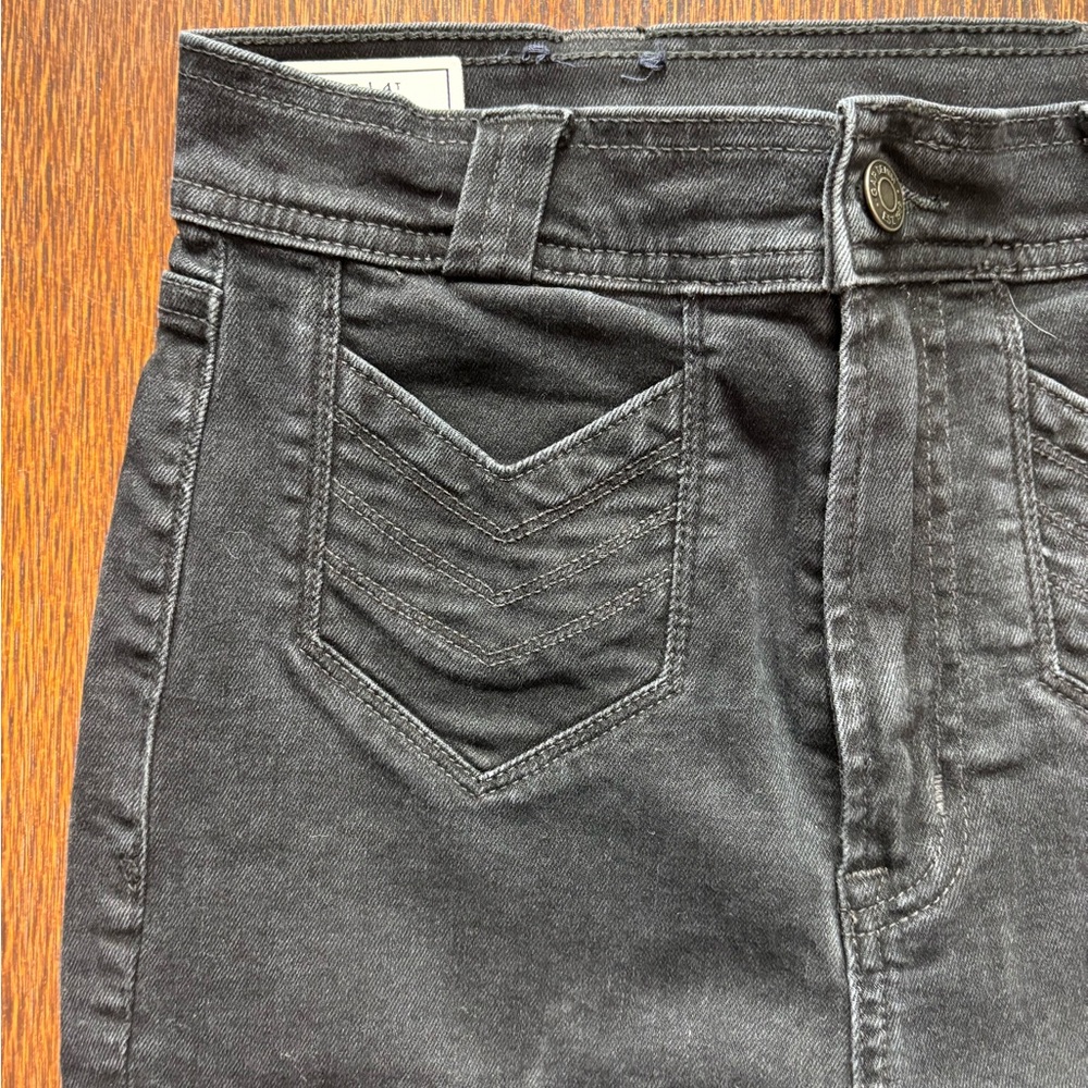 Black Denim High-Waisted Jeans